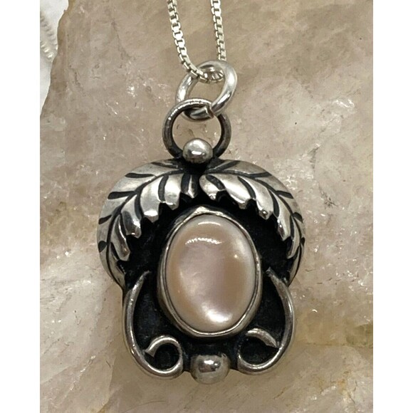 Vintage SW Style Pink Mother of Pearl 16'' Necklace‎ Sterling 925 Silver 3.4g - Picture 1 of 8